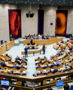 Alle hoorcolleges politicologie uitgewerkt, aantekeningen met uitleg en voorbeelden